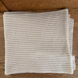 NWOT Cashmere Bloomingdale's Chunky Rib-Knit Cashmere Scarf in Beige